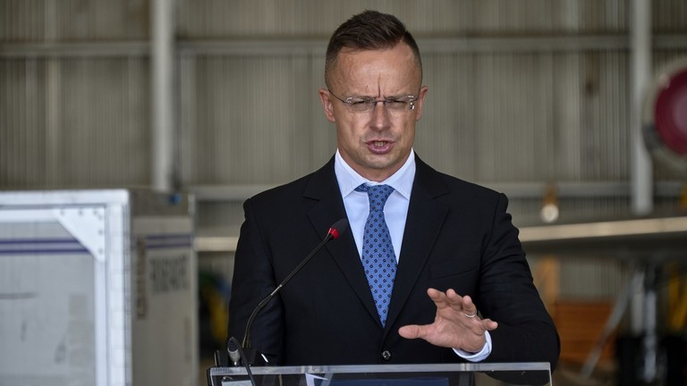 Ngoại trưởng Hungary Peter Szijjarto.