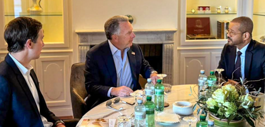 Ngoại trưởng Oman Badr Albusaidi (phải), đặc phái viên Nhà Trắng Steve Witkoff (giữa) và Jared Kushner, trong khuôn khổ các cuộc đàm phán giữa Iran và Mỹ, tại Geneva, Thụy Sĩ, ngày 26/2.