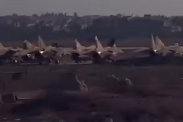 Phiến quân HTS giành quyền kiểm soát căn cứ không quân ở Hama, ngày 5/12/2024.