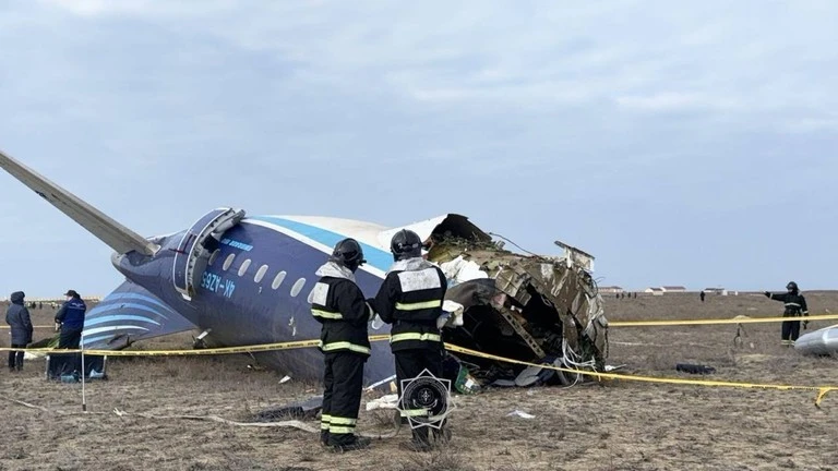 Hiện trường vụ tai nạn máy bay của hãng hàng không Azerbaijan Airlines, ngày 25/12/2024.