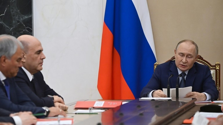 Tổng thống Nga Vladimir Putin phát biểu trước Hội đồng An ninh Quốc gia, ngày 22/9/2025.