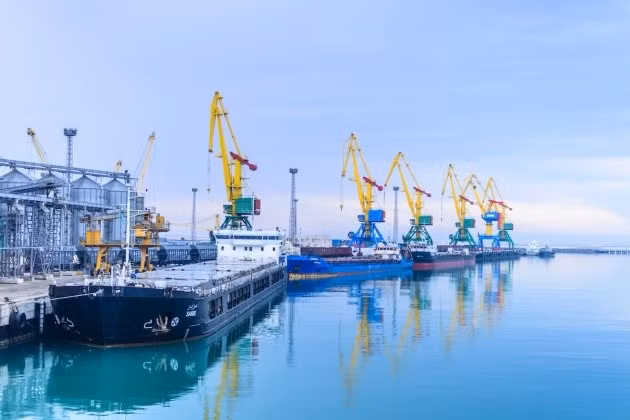 Châu Âu có ý định đầu tư hơn 10 tỷ euro vào việc phát triển Hành lang vận tải xuyên Caspi.