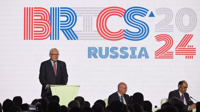 Thứ trưởng Ngoại giao Nga Sergey Ryabkov phát biểu tại Diễn đàn Đô thị Quốc tế BRICS tại Moscow