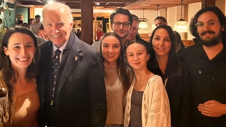 Cựu Tổng thống Mỹ Joe Biden xuất hiện trước công chúng lần đầu tiên kể từ khi ông được xác nhận bị ung thư tuyến tiền liệt giai đoạn 4, ngày 23/5/2025.