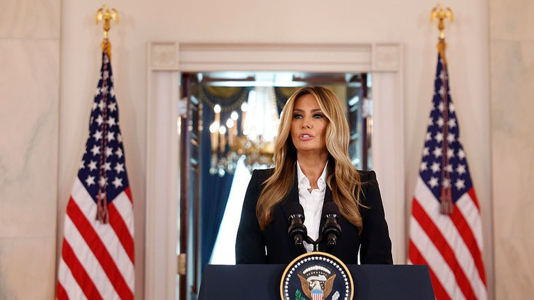 Đệ nhất phu nhân Melania Trump phát biểu tại Nhà Trắng, ngày 10/10/2025.