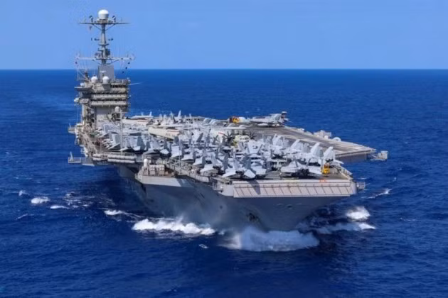 Tàu sân bay USS Harry S. Truman của Hải quân Mỹ.