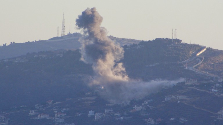 Khói bốc cao sau cuộc không kích của IDF nhằm vào các mục tiêu của Hezbollah ở Lebanon, ngày 18/9/2024.