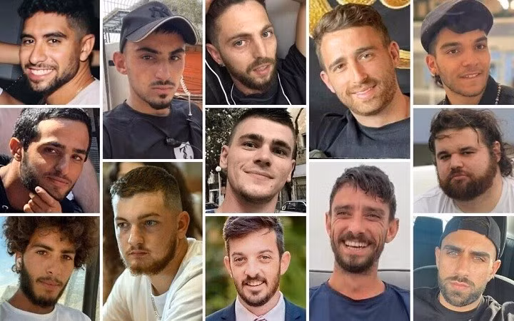 13 con tin còn sống cuối cùng được Hamas giao cho Hội Chữ thập đỏ, ngày 13/10/2025.