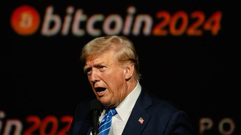 Ứng viên tổng thống 2024 đảng Cộng hòa Donald Trump phát biểu tại hội nghị Bitcoin 2024 ở Nashville, Tennessee hôm 27/7.