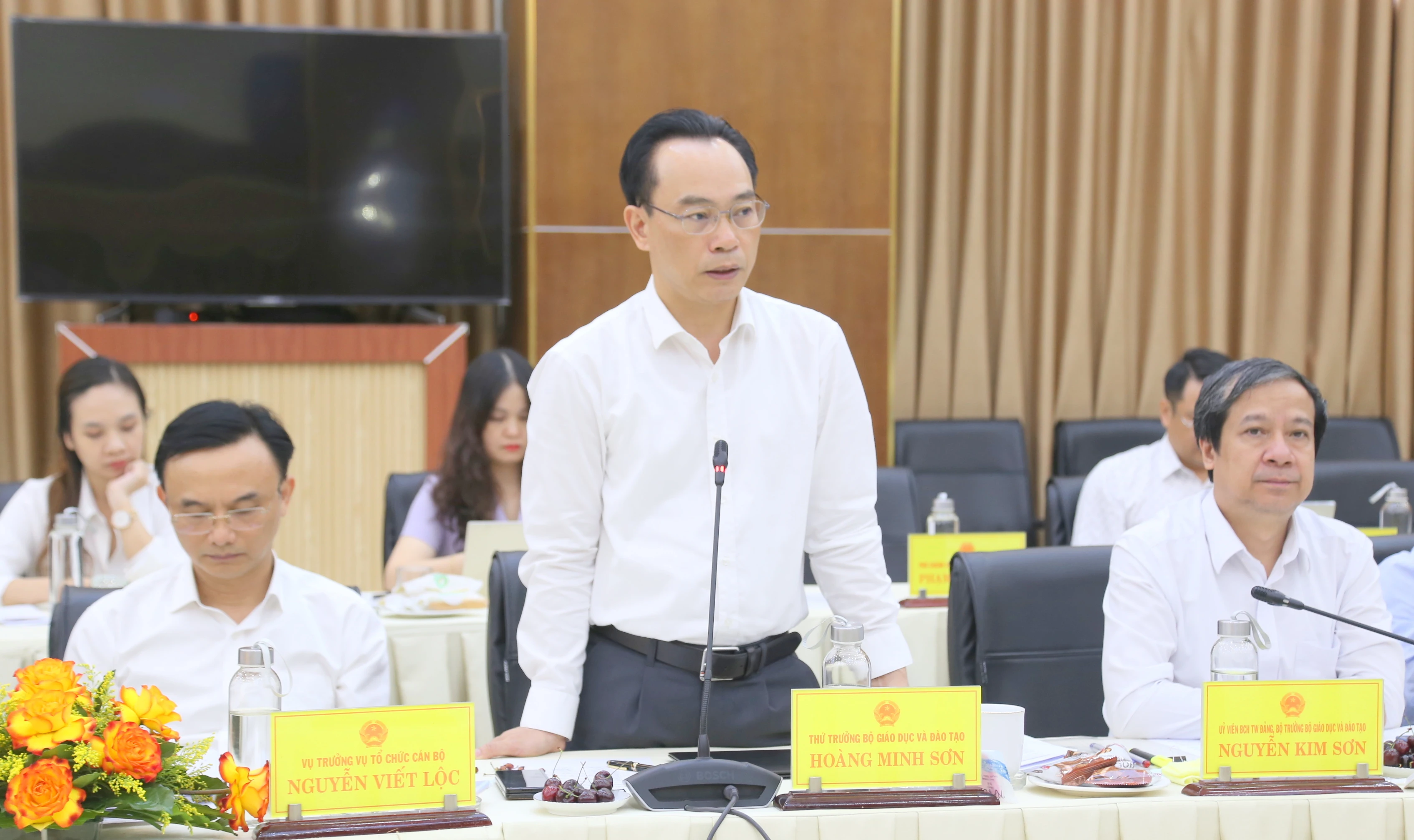 Thứ trưởng Hoàng Minh Sơn đề nghị sáp nhập trường Cao đẳng Sư phạm vào Phân hiệu đại học Huế.