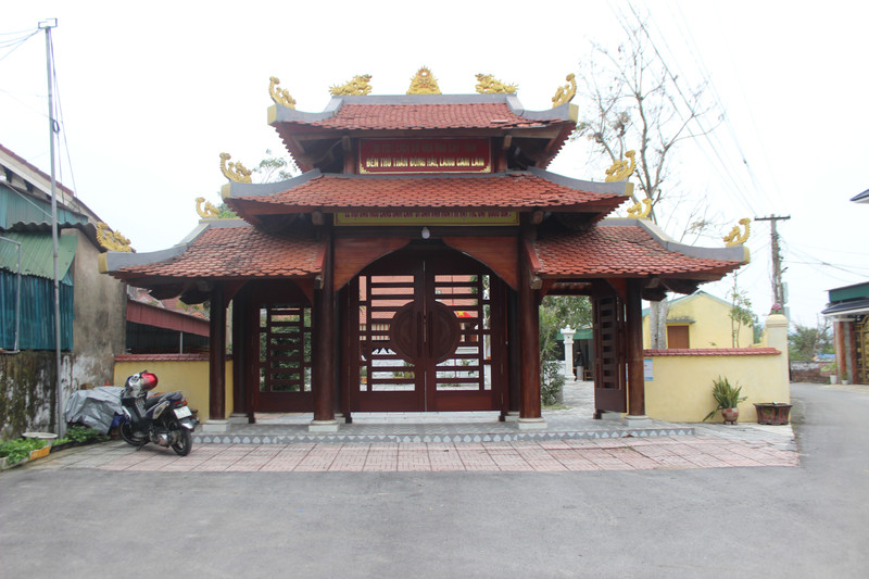 Đền Đông Hải tọa lạc tại thôn Lâm Hoa (Cổ Đạm, Hà Tĩnh), thờ Đông Hải Đại Vương – vị Ngư thần được người dân tôn kính. img-5982.jpg