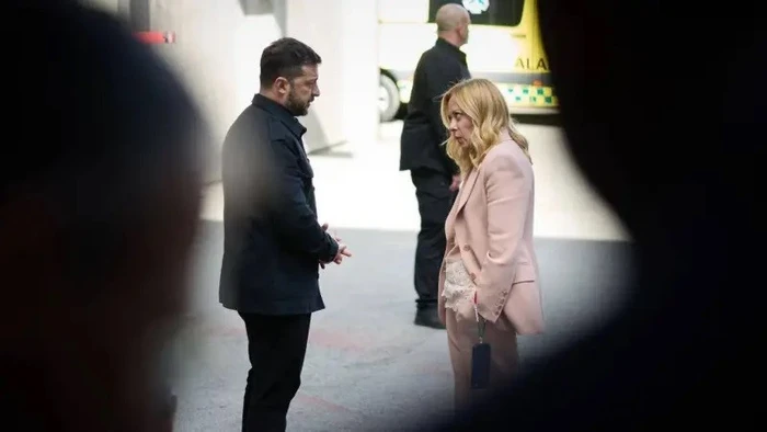 Các nước EU bắt đầu cắt viện trợ