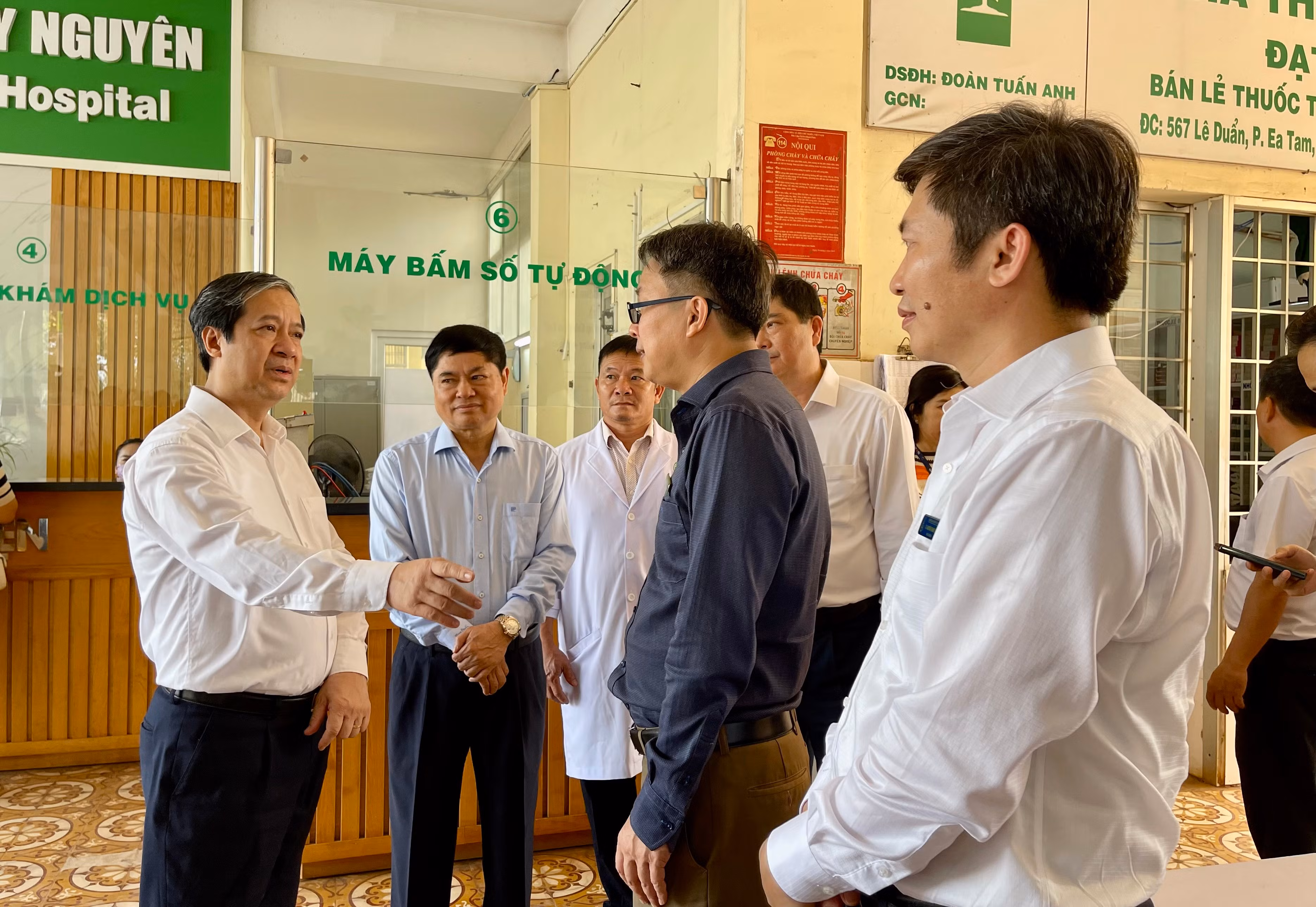 ...và Bệnh viện Đại học Tây Nguyên