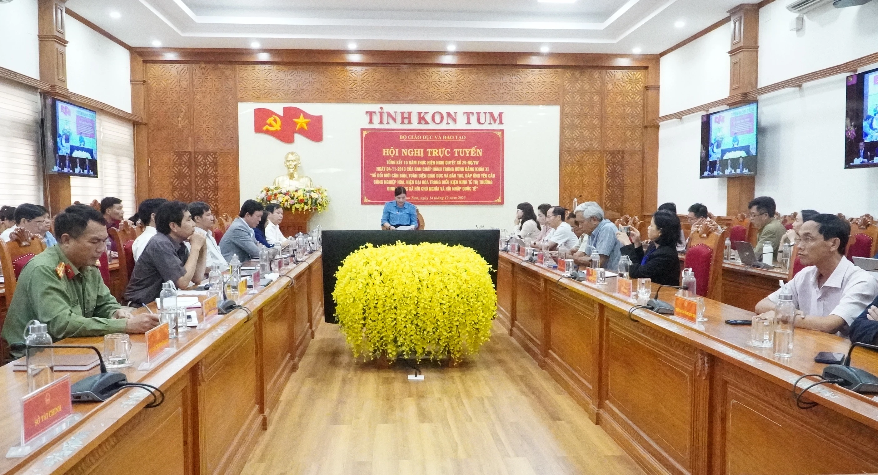 Quang cảnh hội nghị tại điểm cầu Kon Tum.