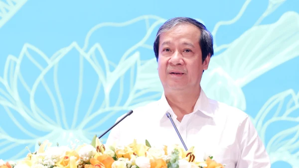 Bộ trưởng Bộ GD&ĐT Nguyễn Kim Sơn phát biểu tại Hội nghị.
