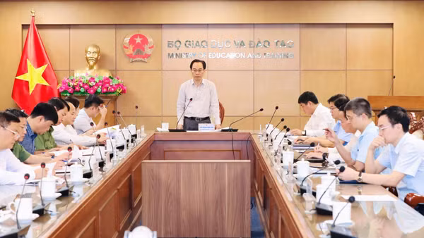 Bộ trưởng Hoàng Minh Sơn chủ trì Hội nghị.