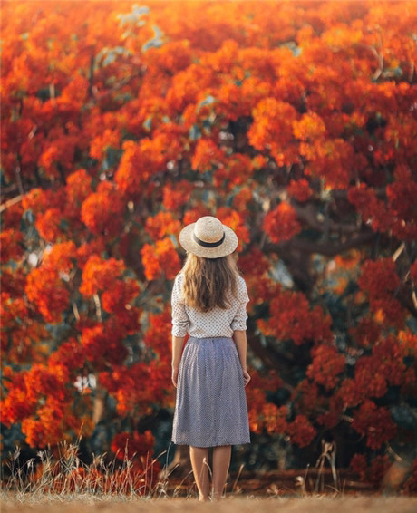 Bat ngo truoc dung nhan that cua co gai chuyen chup anh tu phia sau - Anh 17