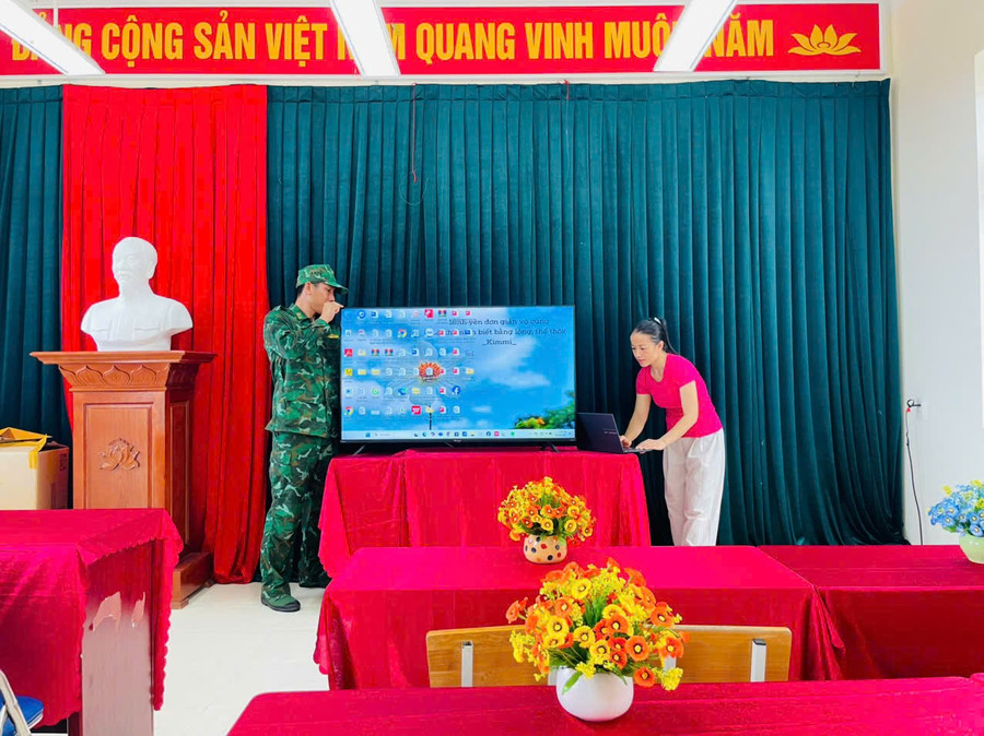 Đảo Trần là đảo tiền tiêu của vùng biển Đông Bắc tổ quốc thuộc Đặc khu Cô Tô (Quảng Ninh) có vị trí quan trọng đối với quốc phòng, an ninh và chủ quyền biển đảo. Đây cũng là đảo xa đất liền nhất của tỉnh Quảng Ninh. Năm học 2025 – 2026, điểm trường đảo Trần (Trường Mầm non – Tiểu học Thanh Lân) có 8 học sinh, gồm 7 em Tiểu học và 1 trẻ mầm non. anh-1-4160.jpg