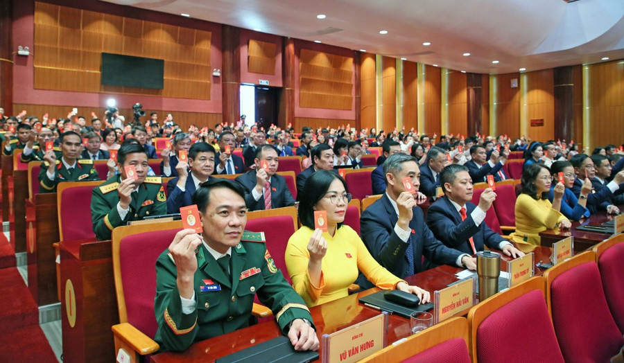 100% đại biểu biểu quyết thống nhất cao Nghị quyết Đại hội đại biểu Đảng bộ tỉnh Quảng Ninh lần thứ XVI. img-0808.jpg