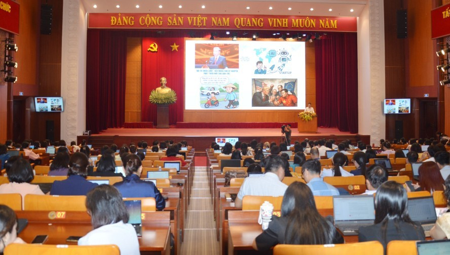 Sở GD&ĐT Quảng Ninh tổ chức tập huấn chính trị hè năm 2025 cho đội ngũ cán bộ, giáo viên.