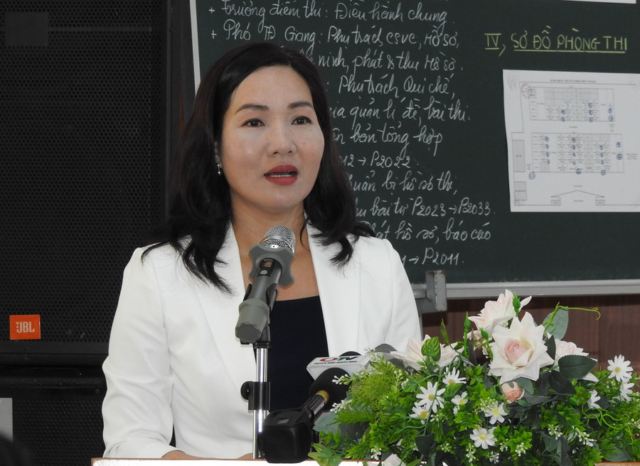Bà Nguyễn Thị Hạnh, Phó Chủ tịch UBND tỉnh Quảng Ninh. dscn7346.jpg