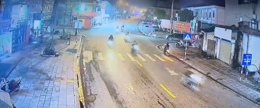 Hình ảnh camera ghi lại cảnh nhóm thanh thiếu niên Móng Cái truy đuổi khiến Đ.K.Đ. tử vong.