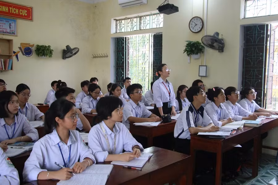 Học sinh lớp 9 ở Nam Định ôn tập để chuẩn bị cho kỳ thi.