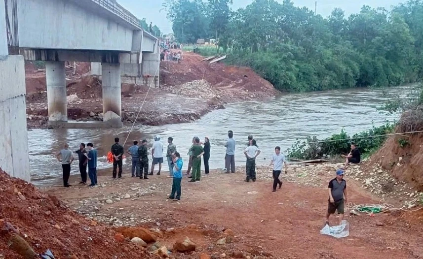 Khu vực suối nơi các thanh thiếu niên gặp nạn.