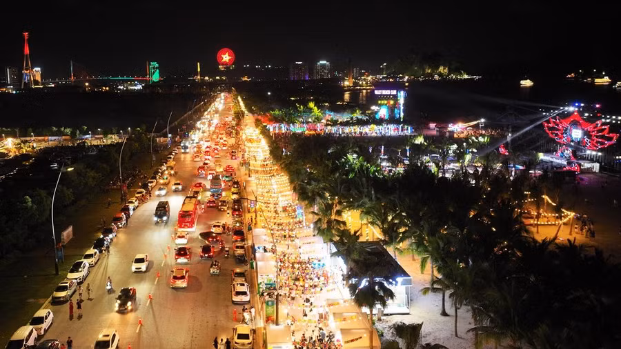 Tuyến phố thương mại nhìn từ trên cao.