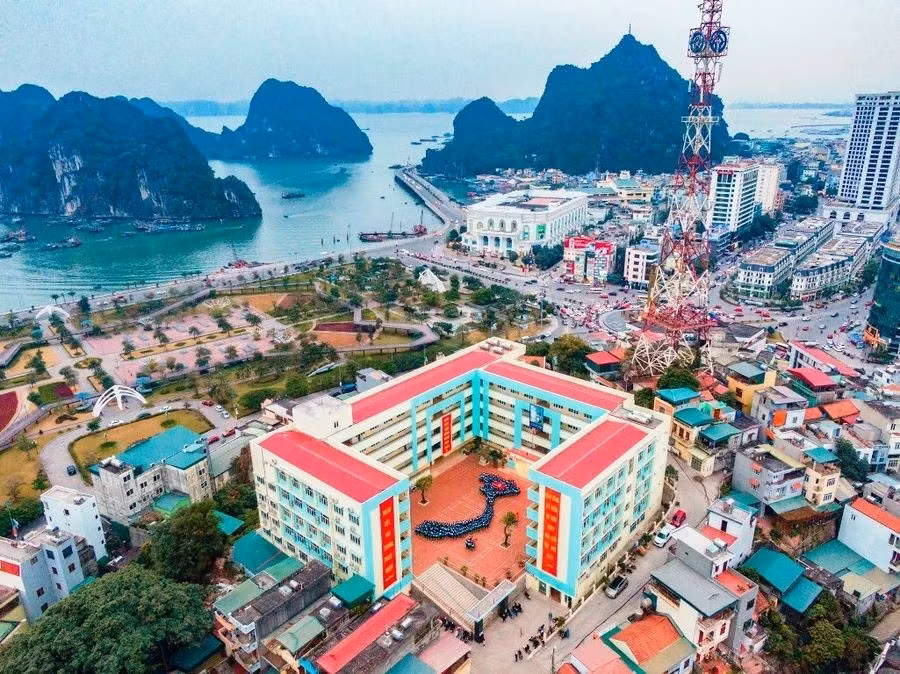 Trường THCS Lê Văn Tám, TP Hạ Long. 