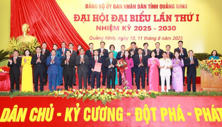 Ban Chấp hành Đảng bộ UBND tỉnh, nhiệm kỳ 2025-2030 ra mắt tại đại hội.