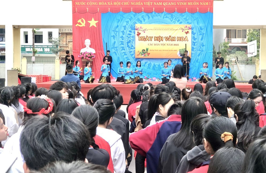 Quang cảnh Ngày hội văn hóa các dân tộc năm 2025 tại Trường Phổ thông Dân tộc Nội trú THCS&THPT tỉnh Quảng Ninh. anh-12235.jpg