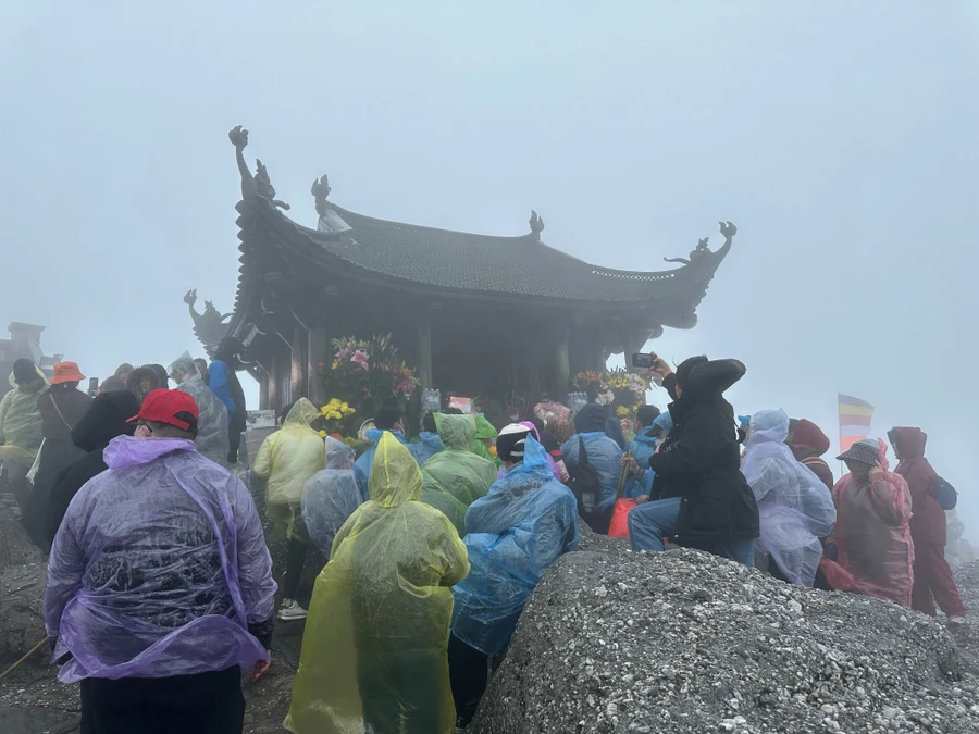 Chùa Đồng Yên Tử trong ngày khai hội.