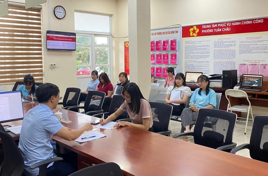 Trung tâm Phục vụ hành chính công phường Tuần Châu.