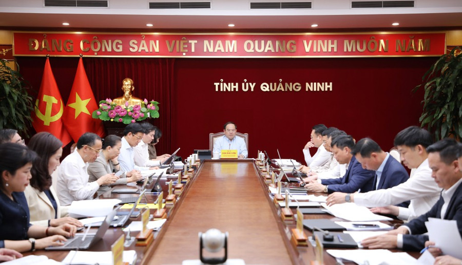 Ông Quản Minh Cường, Bí thư Tỉnh ủy Quảng Ninh chủ trì và kết luận hội nghị.