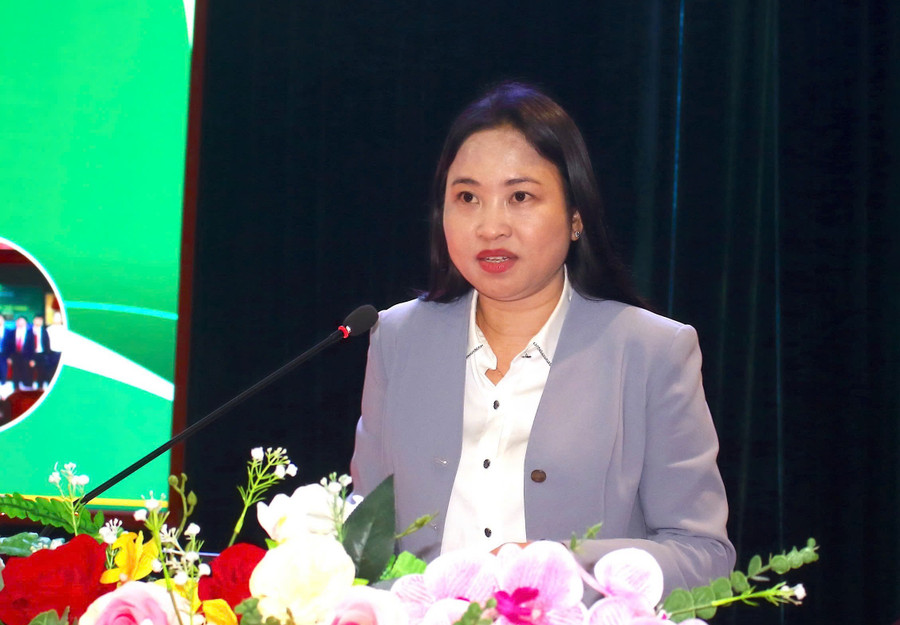 Bà Hà Thị Thu Phương, Phó Giám đốc Sở GD&ĐT Thái Bình phát biểu tại hội thảo.