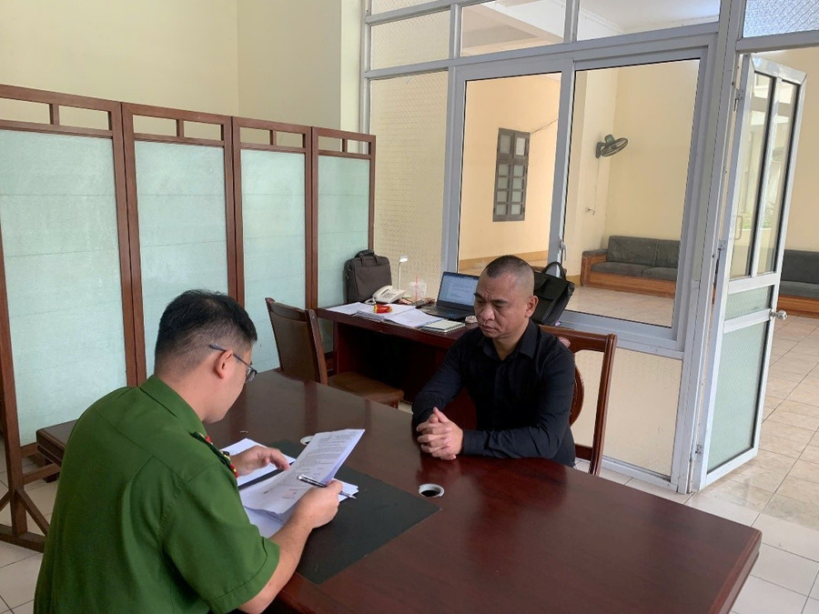 Nguyễn Tuấn Đạt tại cơ quan điều tra.