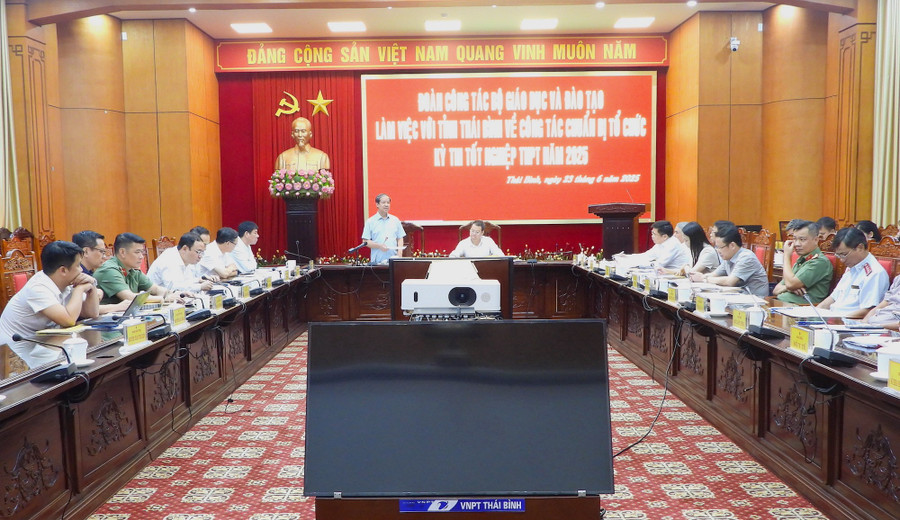 Quang cảnh buổi làm việc. anh-1.jpg