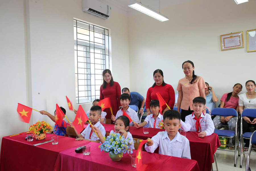 8 em học sinh trong ngày khai giảng. anh-7.jpg
