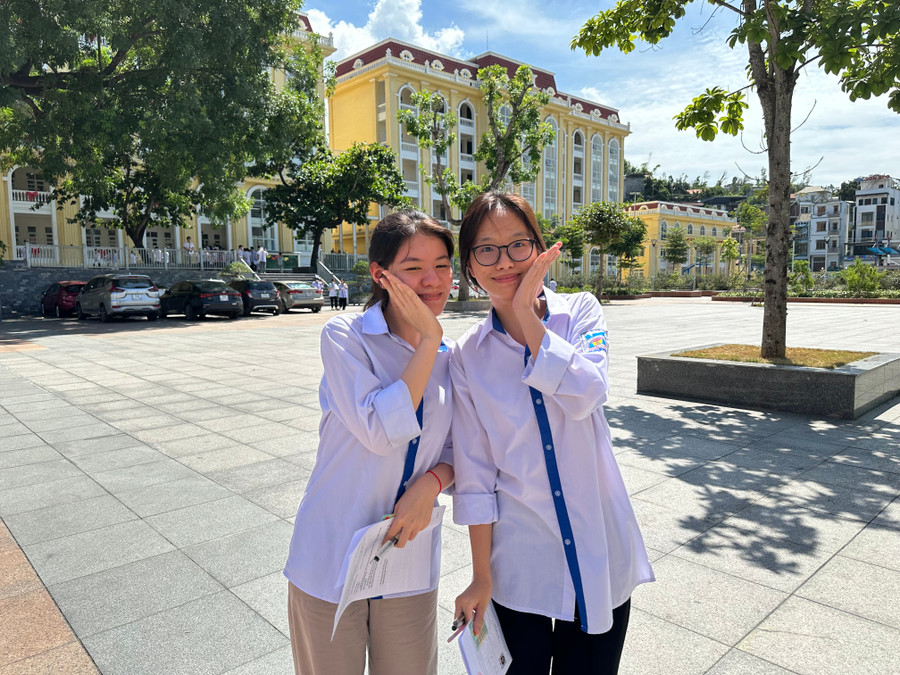 Thí kết thúc môn thi sáng nay. img-9364.jpg