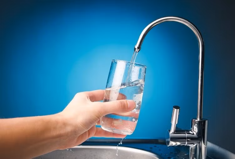 Người dân được khuyến cáo sử dụng nước sạch thật hợp lý và khoa học. Ảnh minh hoạ. 