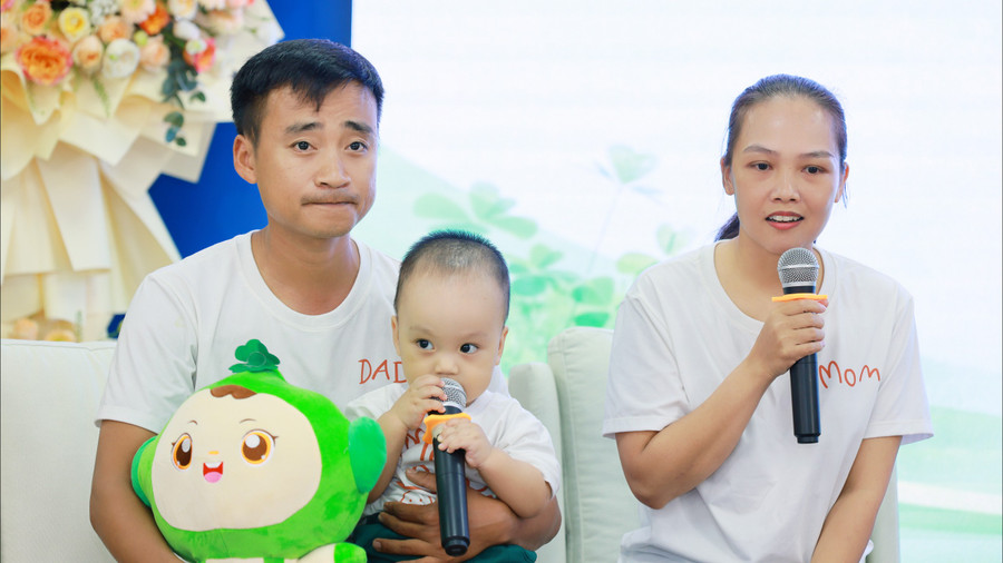 Chị Hồ Thị Chính và anh Lê Đức Huy đã nhận "trái ngọt" nhờ phương pháp IVF.