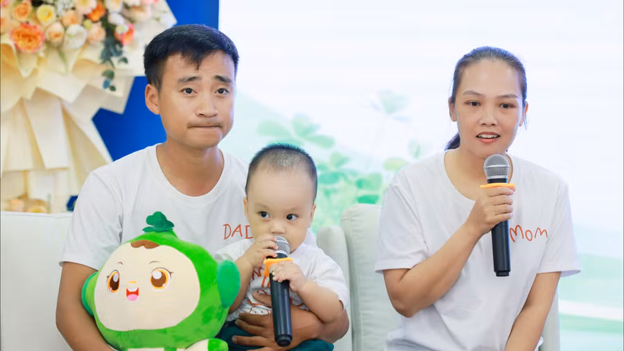 Chị Hồ Thị Chính và anh Lê Đức Huy đã nhận "trái ngọt" nhờ phương pháp IVF.