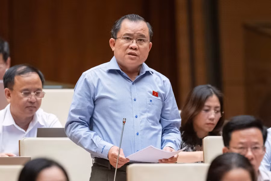 Đại biểu Nguyễn Tâm Hùng, Đoàn ĐBQH tỉnh Bà Rịa - Vũng Tàu. 