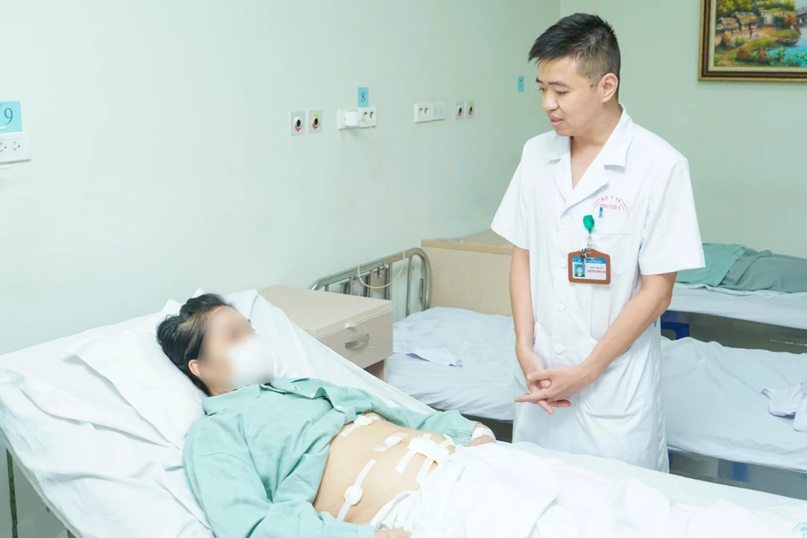 Nhờ đến bệnh viện sớm và phẫu thuật cấp cứu kịp thời, bệnh nhân chưa gặp biến chứng nặng. ẢNH: BVCC. 