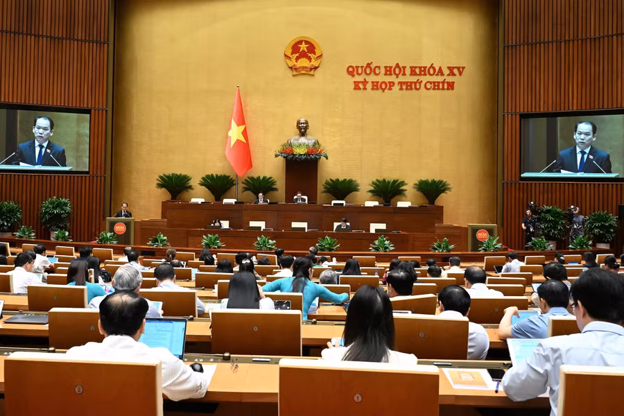 Quang cảnh phiên họp sáng 24/5. 