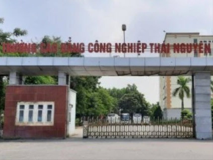 Khoảng 13 học sinh của Trường Cao đẳng Công nghiệp Thái Nguyên có biểu hiện sốt, đau đầu, đau bụng, nôn,…