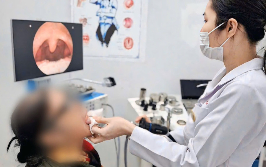 Dị vật đường tiêu hóa trên có thể “ẩn mình” trong cơ thể nhiều ngày mà không gây triệu chứng rõ ràng. Ảnh: BVCC. 