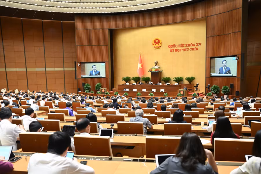 Toàn cảnh phiên làm việc sáng 11/6. 