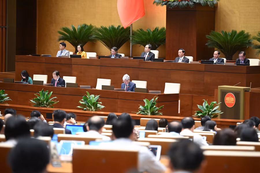 Quang cảnh phiên họp ngày 13/6. 